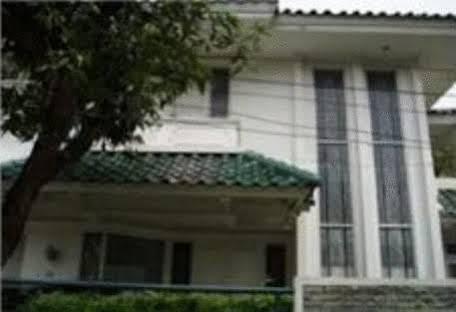 Bangka Bed And Breakfast Jakarta Extérieur photo